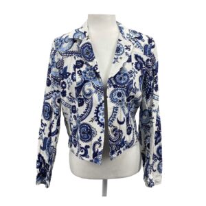 Jones New York paisley blazer XS in blue and white linen blend, open front, cropped with elastic hem and cuffs, displayed on mannequin