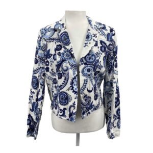 Jones New York paisley blazer XS in blue and white linen blend, open front, cropped with elastic hem and cuffs, displayed on mannequin