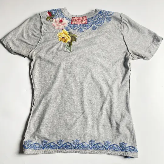 Johnny Was Embroidered Top Gray Floral Boho Tee M - Image 6