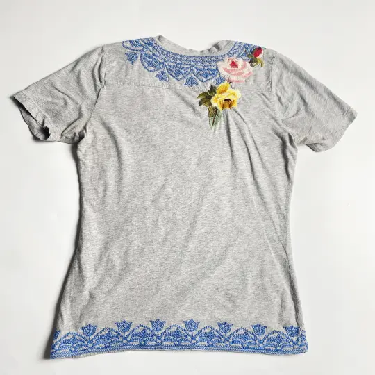 Johnny Was Embroidered Top Gray Floral Boho Tee M - Image 11