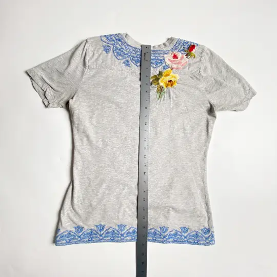 Johnny Was Embroidered Top Gray Floral Boho Tee M - Image 9