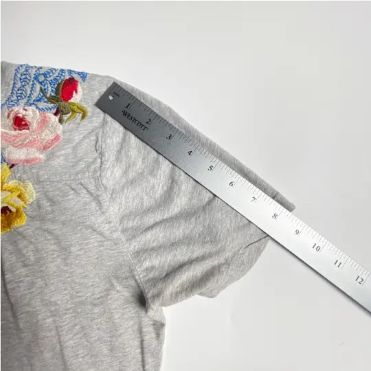 Johnny Was Embroidered Top Gray Floral Boho Tee M - Image 10