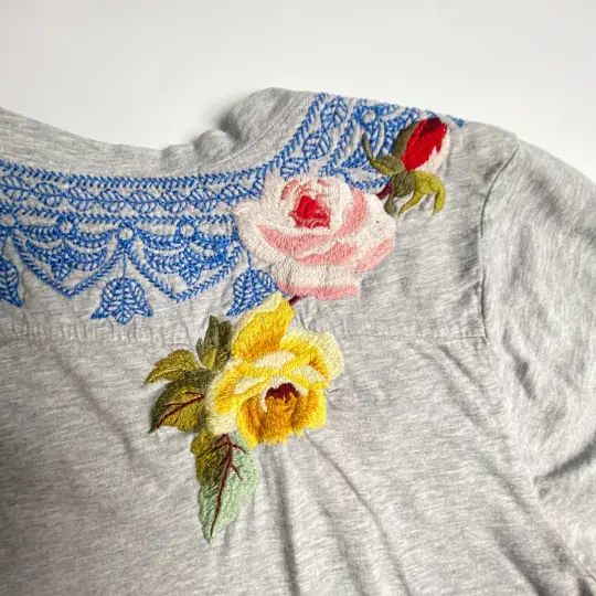 Johnny Was Embroidered Top Gray Floral Boho Tee M - Image 12